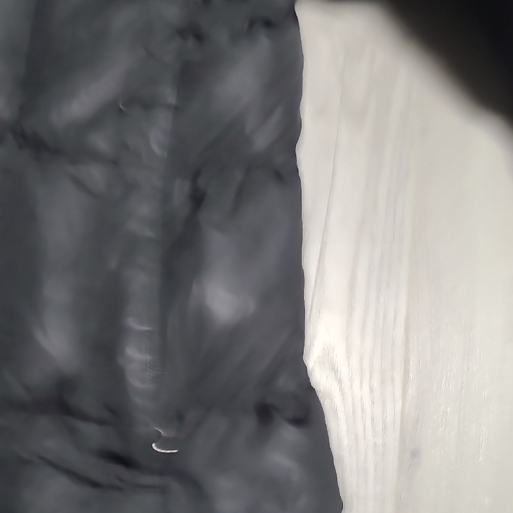 The North Face Women's Dark Puffer Jacket - Picture 8 of 16